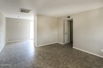 8209 S 24th Way in Phoenix, AZ - Building Photo - Building Photo