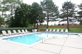 Woodland Villa Apartments in Westland, MI - Foto de edificio - Building Photo