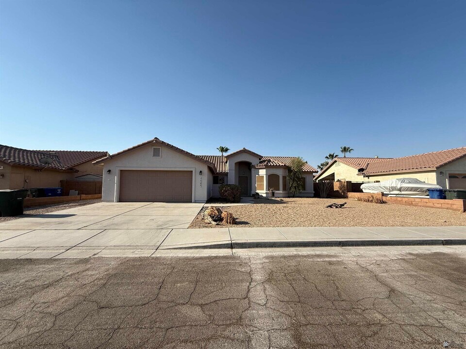 7525 E 26th St in Yuma, AZ - Building Photo