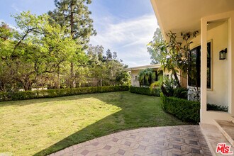 1845 Loma Vista Dr in Beverly Hills, CA - Building Photo - Building Photo