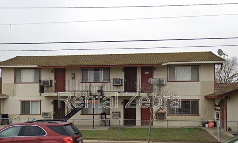1112 I St in Merced, CA - Foto de edificio