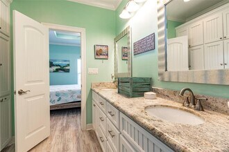 987 Surf Rd in Port Bolivar, TX - Building Photo - Building Photo