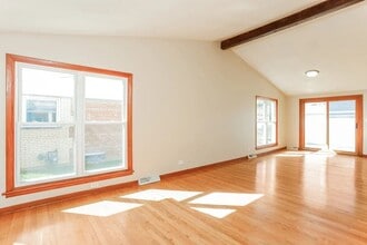 10020 Mulberry Ave in Oak Lawn, IL - Building Photo - Building Photo