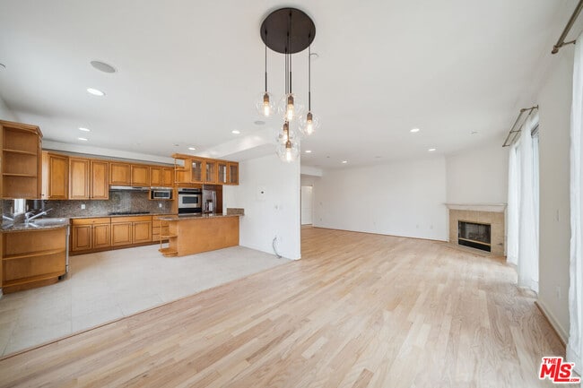 property at 1450 S Beverly Dr