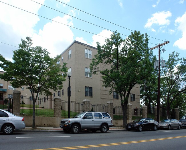 948 Eastern Ave NE in Washington, DC - Building Photo - Building Photo