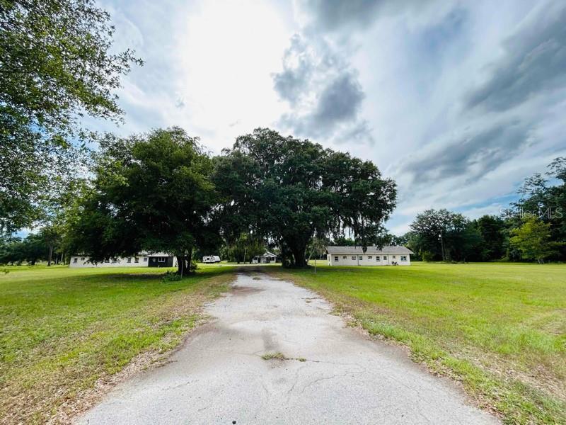 8010 SE US Hwy 301 in Hawthorne, FL - Foto de edificio