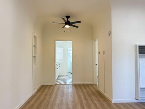 810 E Chevy Chase Dr in Glendale, CA - Building Photo - Building Photo