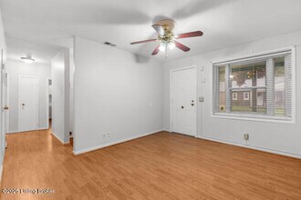 1704 De Soto Terrace in Louisville, KY - Building Photo - Building Photo