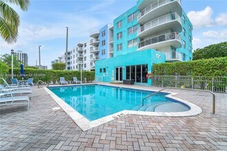 1555 N Treasure Dr in North Bay Village, FL - Building Photo - Building Photo