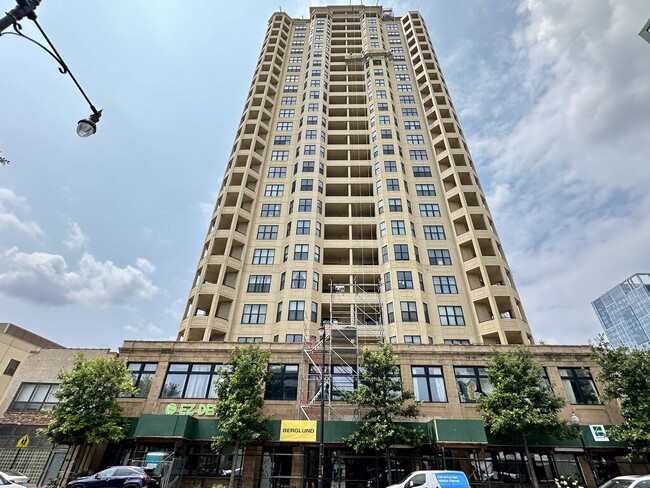 property at 1464 S Michigan Ave