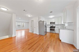 124 Home Pl in Lodi, NJ - Building Photo - Building Photo
