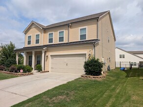 Room in House on Rupell Dr in Charlotte, NC - Building Photo - Building Photo