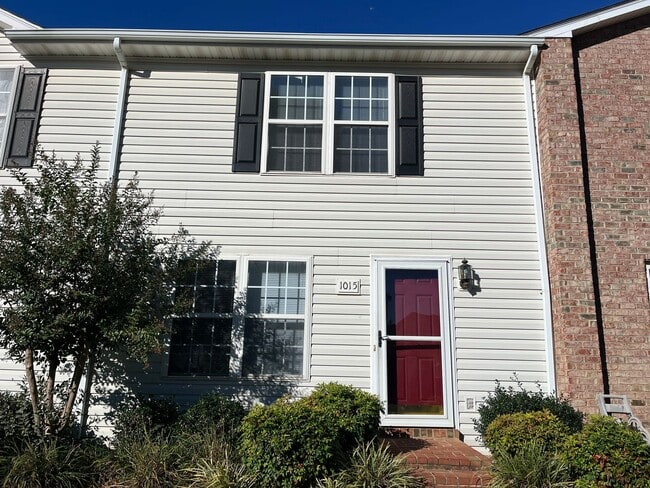 property at 1015 Blake Ct