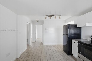 1035 NW 5th St in Miami, FL - Building Photo