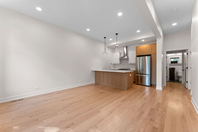 1954 N Sheffield Ave in Chicago, IL - Building Photo - Building Photo