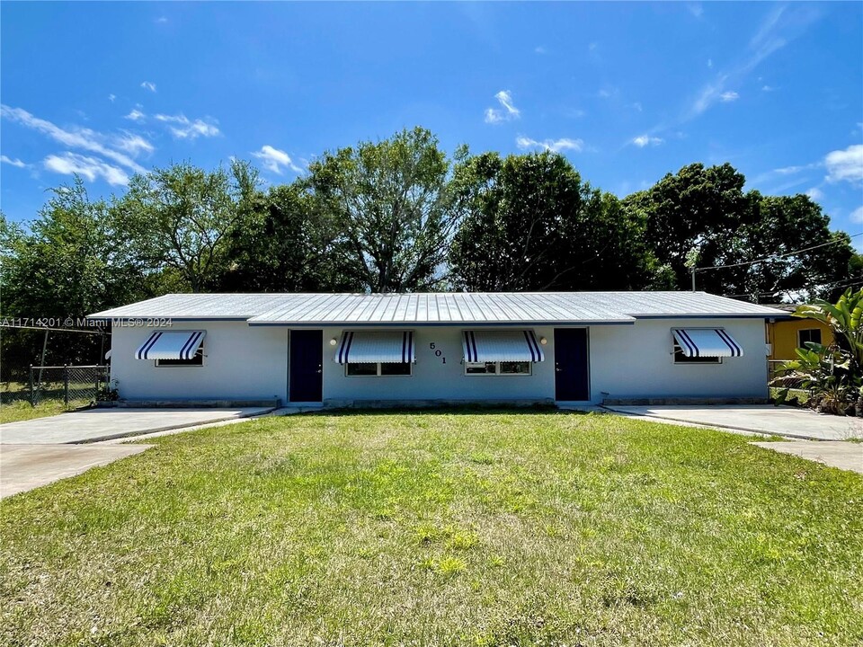 501 Azalea Ave in Fort Pierce, FL - Building Photo