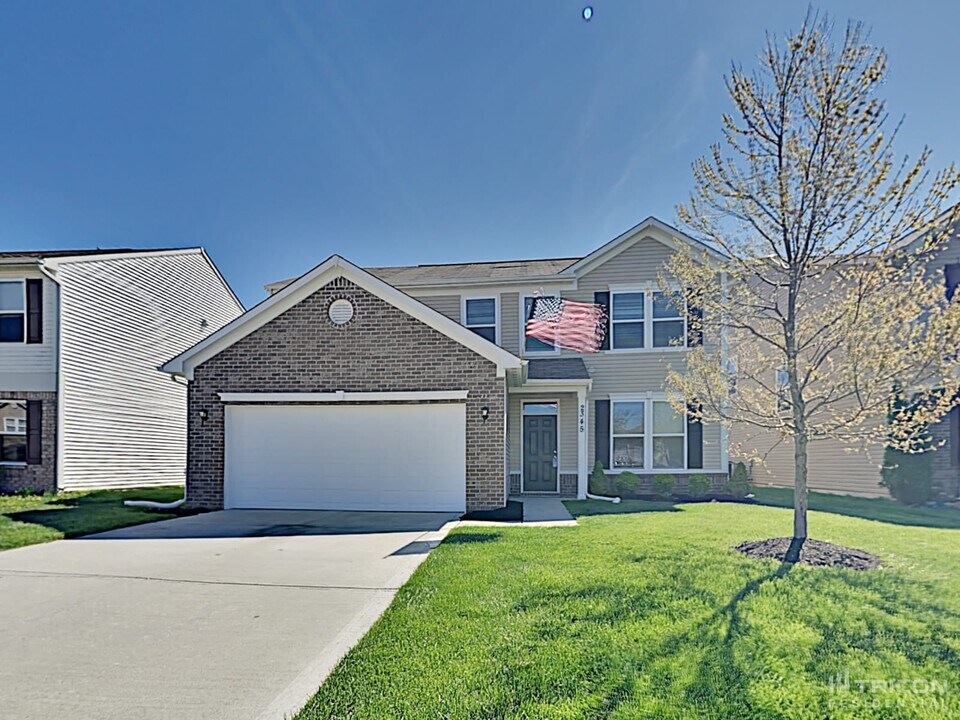 2345 Cedarmill Dr in Franklin, IN - Building Photo