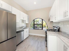 3000 Beach Blvd S in Gulfport, FL - Building Photo - Building Photo