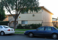 1826 W Crestwood Ln in Anaheim, CA - Foto de edificio - Building Photo