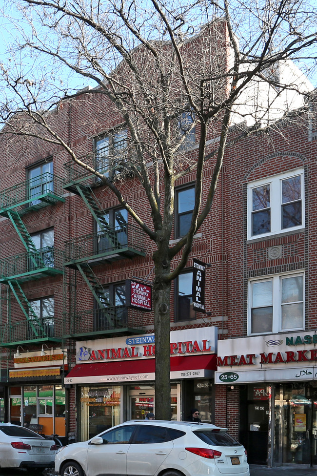 2563 Steinway St in Astoria, NY - Building Photo - Building Photo