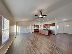 337 Karst Cir in Ashville, OH - Building Photo - Building Photo