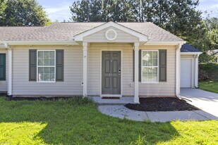 232 Tamarack Dr in Seneca, SC - Building Photo