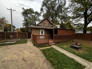 829 W 5th Ave in Mitchell, SD - Building Photo - Building Photo