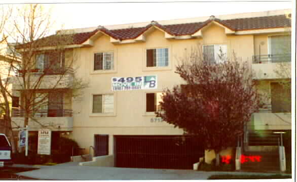 5712 Camellia Ave in North Hollywood, CA - Building Photo - Building Photo