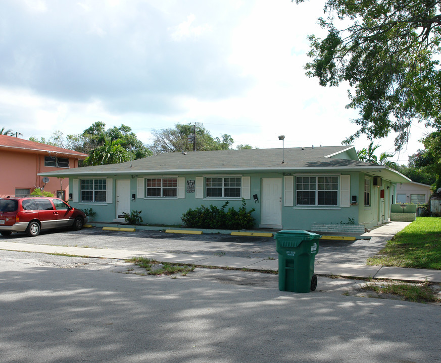 11301 NE 12th Ave in Miami, FL - Building Photo