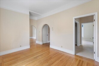 2111 Buena Vista Ave in Alameda, CA - Building Photo - Building Photo