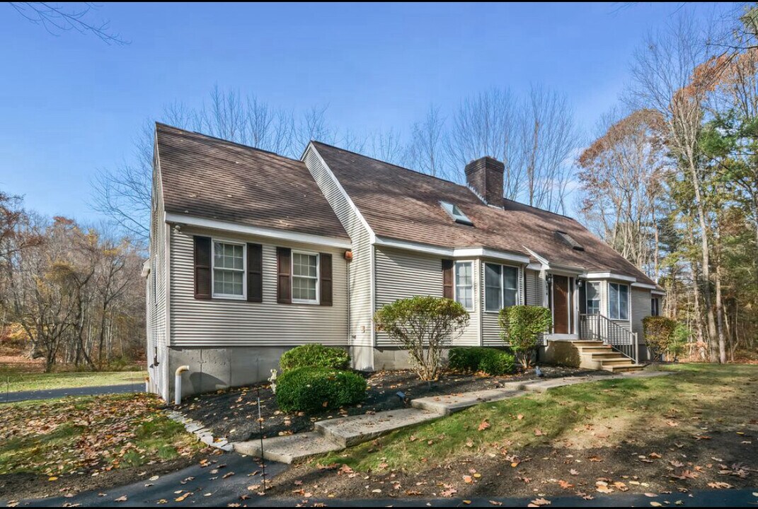 474 Rochdale St, Unit 474 B in Auburn, MA - Building Photo