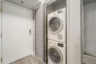 601 W 11th Ave, Unit 122 in Denver, CO - Foto de edificio - Building Photo