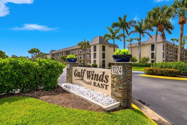 1022 Manatee Rd in Naples, FL - Building Photo - Building Photo