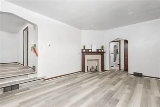 228 E Agnew Ave in Pittsburgh, PA - Building Photo - Building Photo