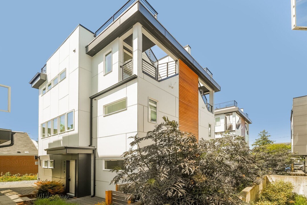 4311A SW Frontenac St in Seattle, WA - Building Photo