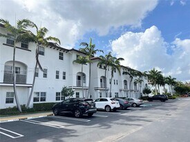 8850 NW 97th Ave in Doral, FL - Building Photo