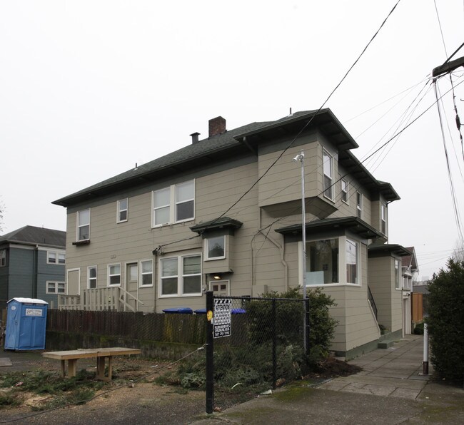1916 NE Everett St in Portland, OR - Building Photo - Building Photo