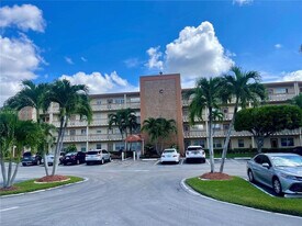 2042 Newcastle A in Boca Raton, FL - Building Photo