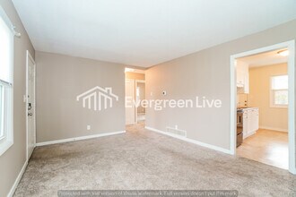 2365 Lindale Rd in Columbus, OH - Building Photo - Building Photo