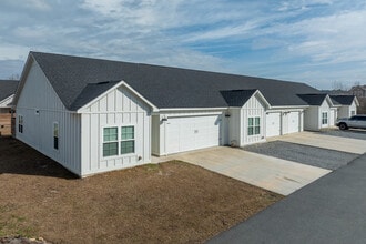 The Residences at Willow Creek in Tifton, GA - Building Photo - Building Photo