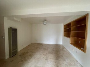 218 Swett Rd in Redwood City, CA - Building Photo - Building Photo