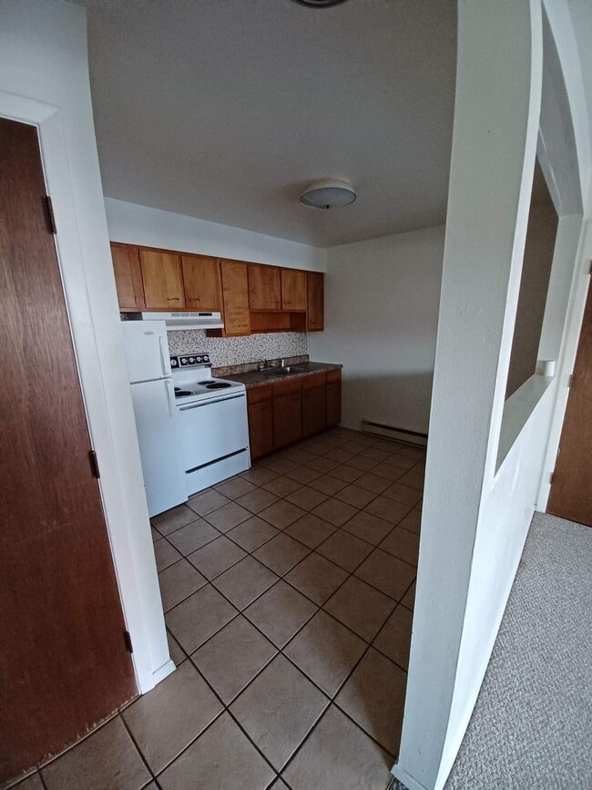 675 Portis St, Unit 675 - 14 in Ste Genevieve, MO - Foto de edificio - Building Photo