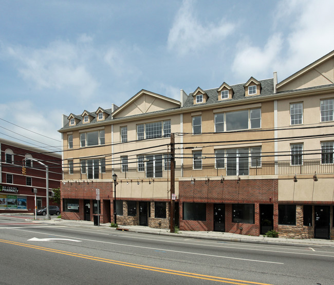 839 Prospect Ave in Westbury, NY - Building Photo - Building Photo