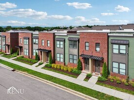 1001 Lifford Ln in Gallatin, TN - Building Photo