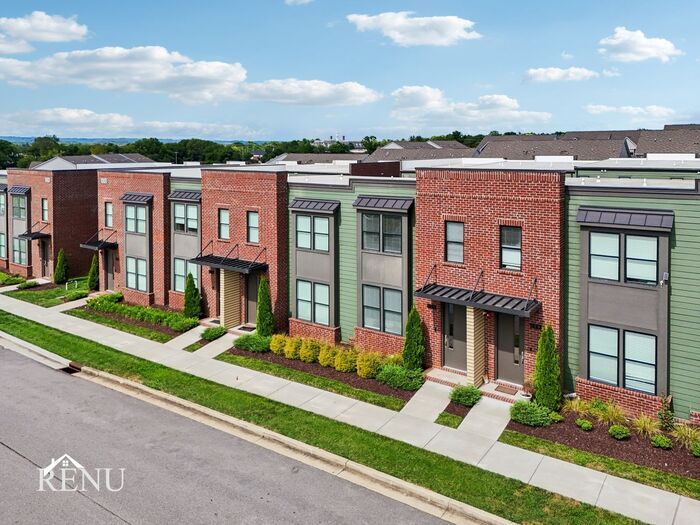 1001 Lifford Ln in Gallatin, TN - Building Photo