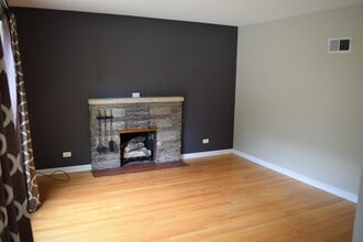 764 Buckeye St in Elgin, IL - Building Photo - Building Photo