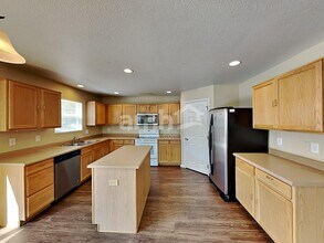 10175 Fraser St in Commerce City, CO - Building Photo - Building Photo