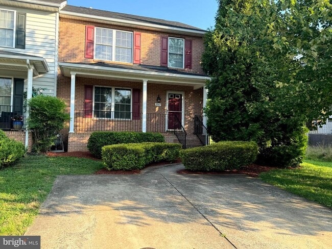 property at 2047 Honeysuckle Ln