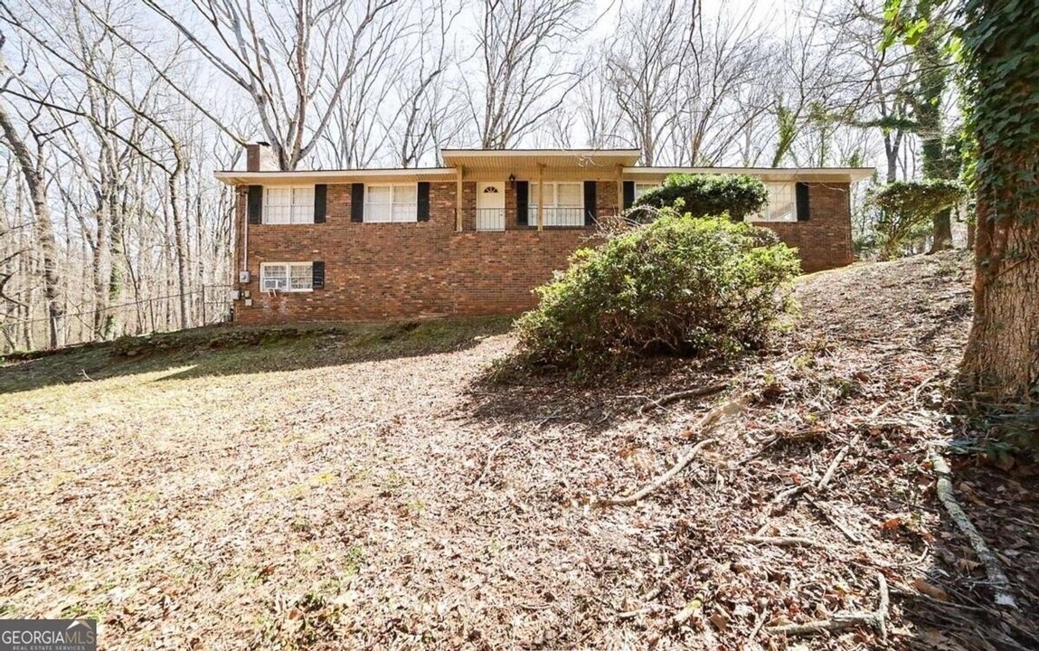 325 Segrest Cir in Athens, GA - Building Photo