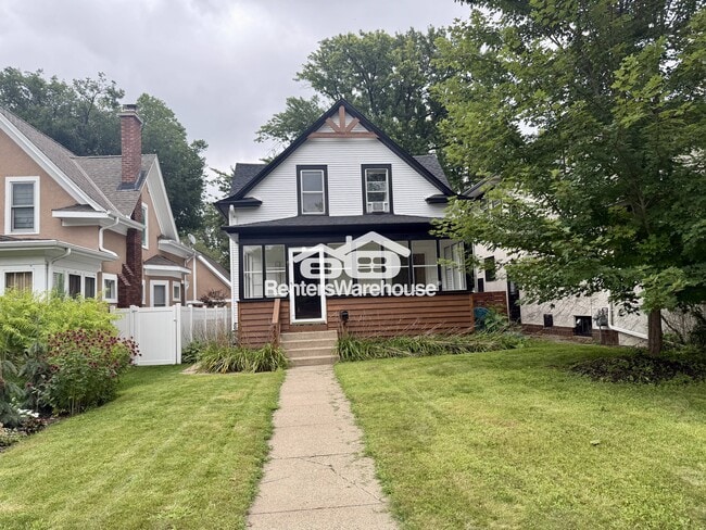 property at 4633 Lyndale Ave S